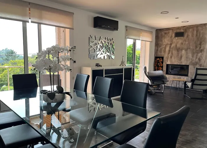 Exclusiva casa con piscina en Gondomar